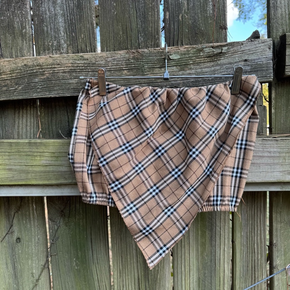 Stylish Plaid Crop Top in Brown and Black